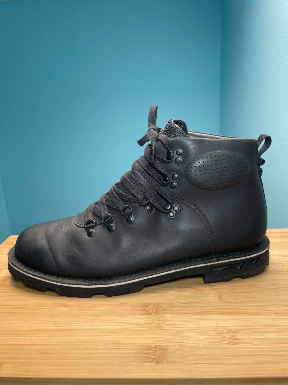Merrell Waitsfield J32923 Vintage Style Mid Hiking Boots 11 Black Lace Up EUC!